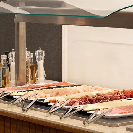 Ap Dona Aninhas Hotel 4*